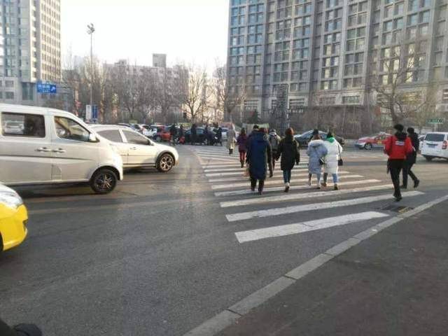 J9直营集团官方网站-
新手开车上路 牢记这16字口诀 发生事故也不用你卖力(图7)